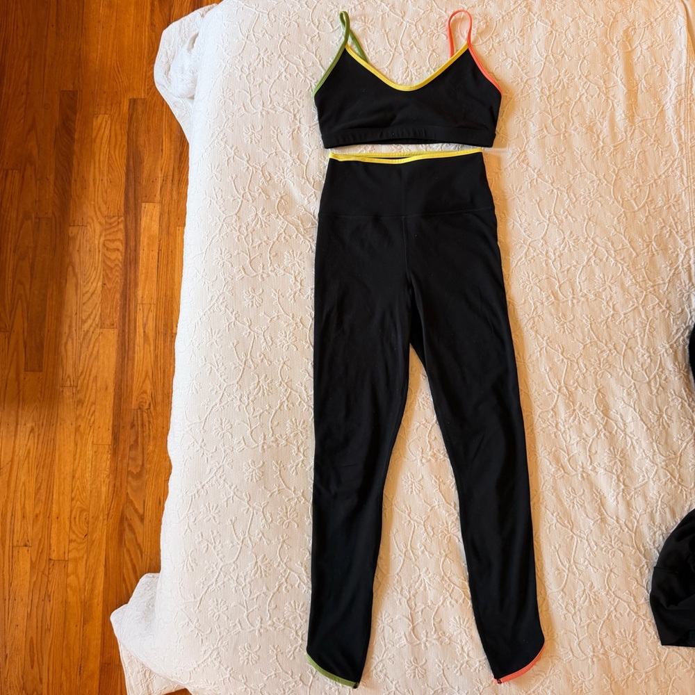 Spiritual Gangster Helena Bra and Kaia Legging Set - Picture 3 of 10